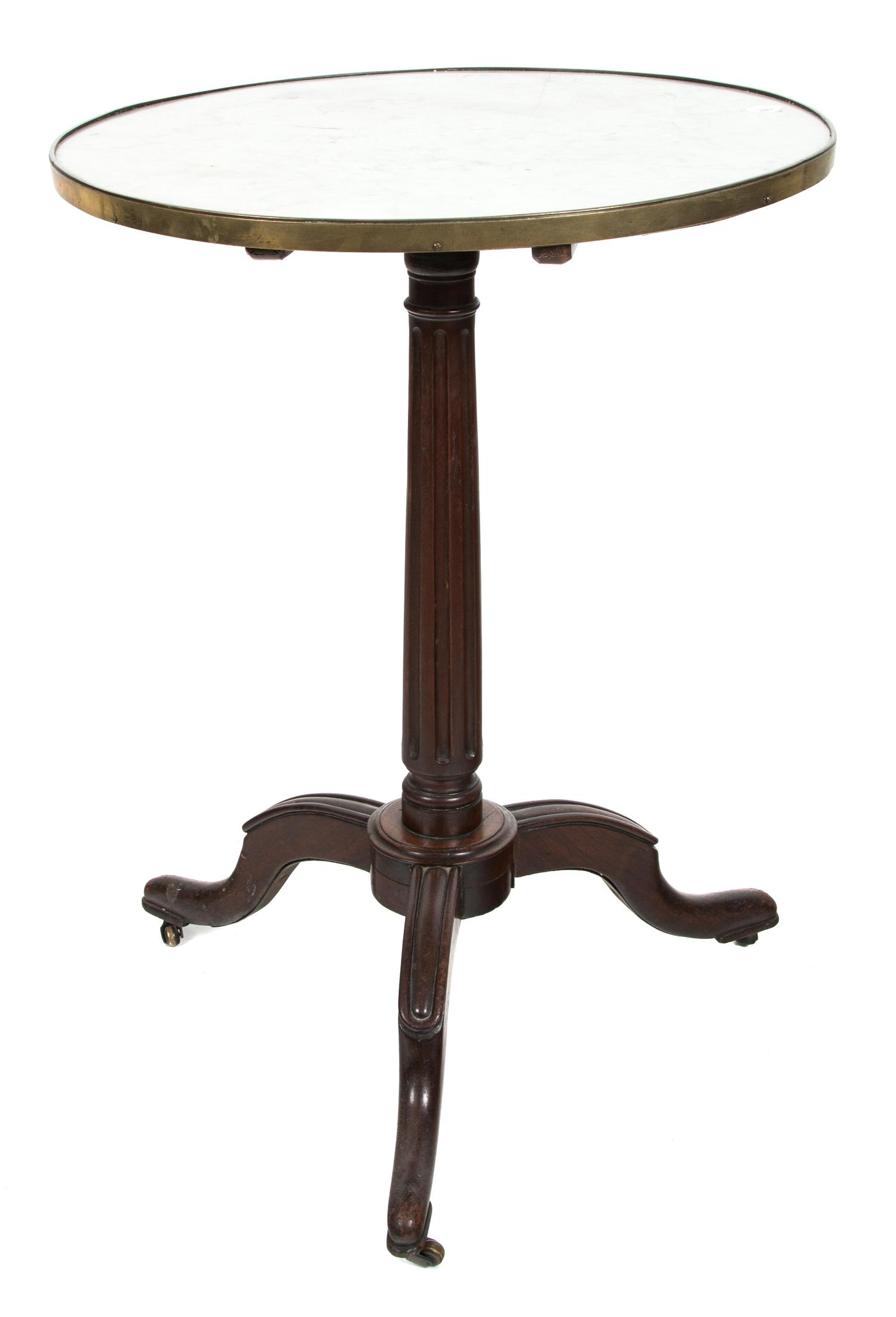 A George IV Mahogany Tilt Top Table Height 30 x diameter 21 3/4 inches. — ENGLISH, CIRCA 1815