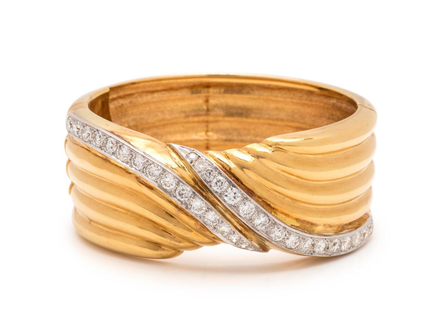 BICOLOR GOLD AND DIAMOND BANGLE/BRACELET