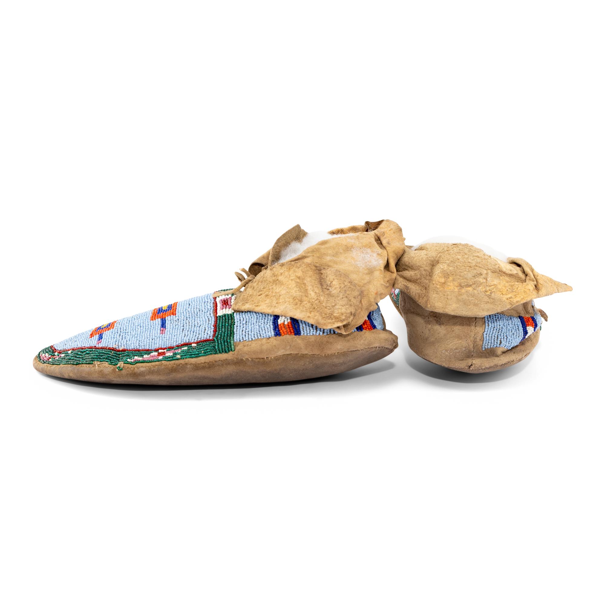 Apsáalooke [Crow] Beaded Hide Moccasins