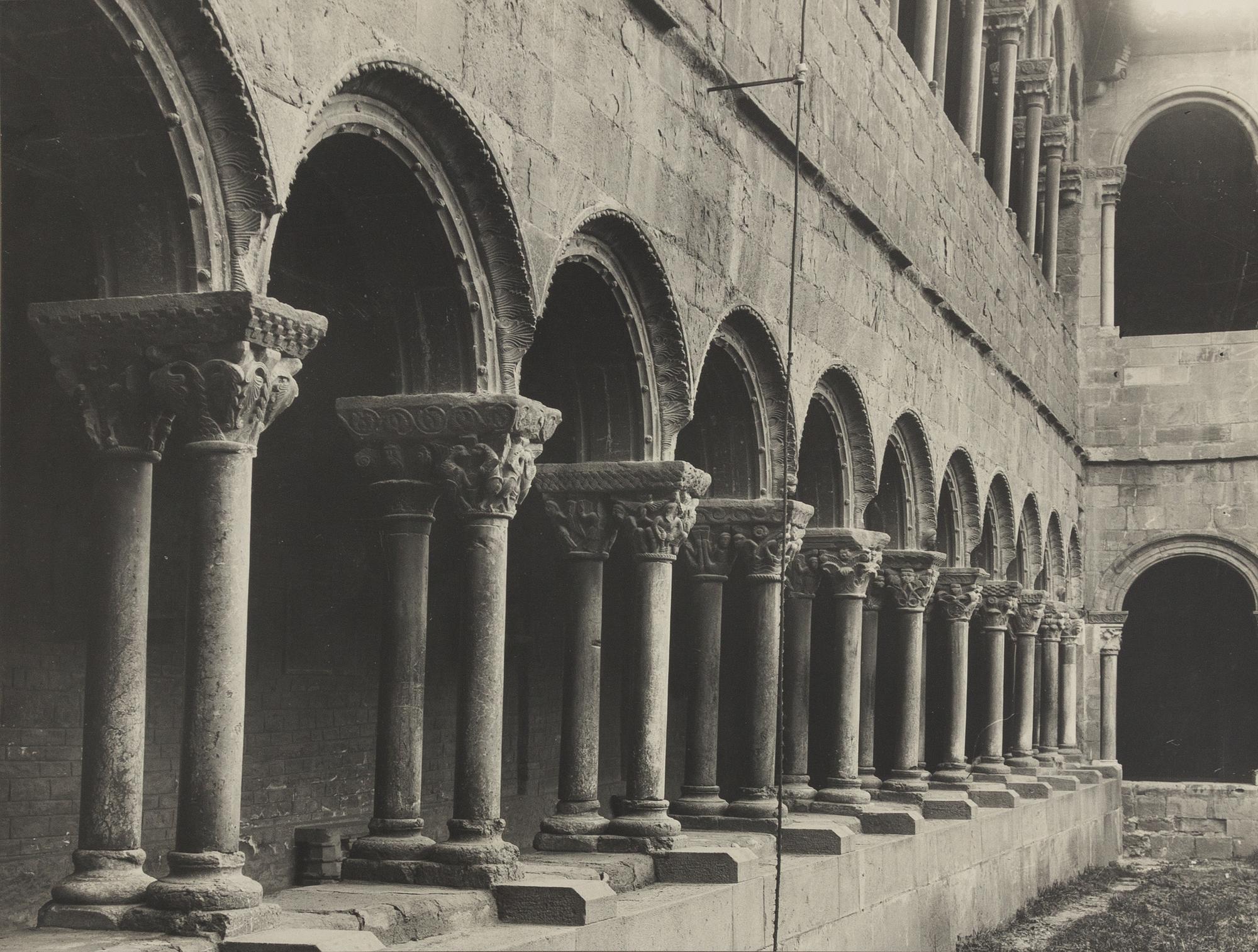 [EUROPEAN ARCHITECTURE AND SCULPTURE]. ALINARI BROTHERS and others. 9 albumen prints on heavy card.