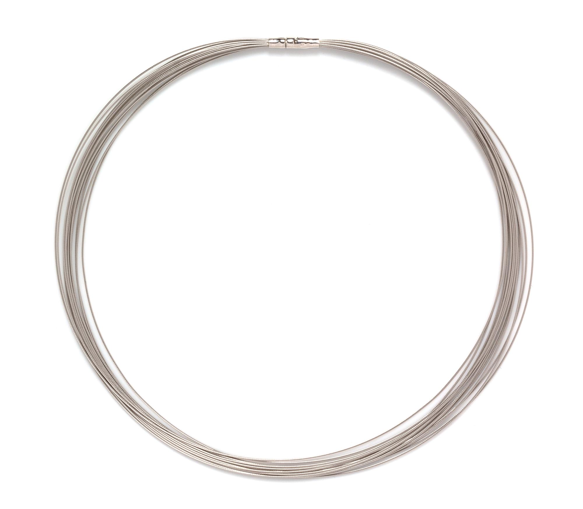 An 18 Karat White Gold Multistrand Wire Necklace. 10.66 dwts.