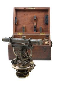 An English Brass Theodolite Length of scope 10 inches. — 19TH CENTURY