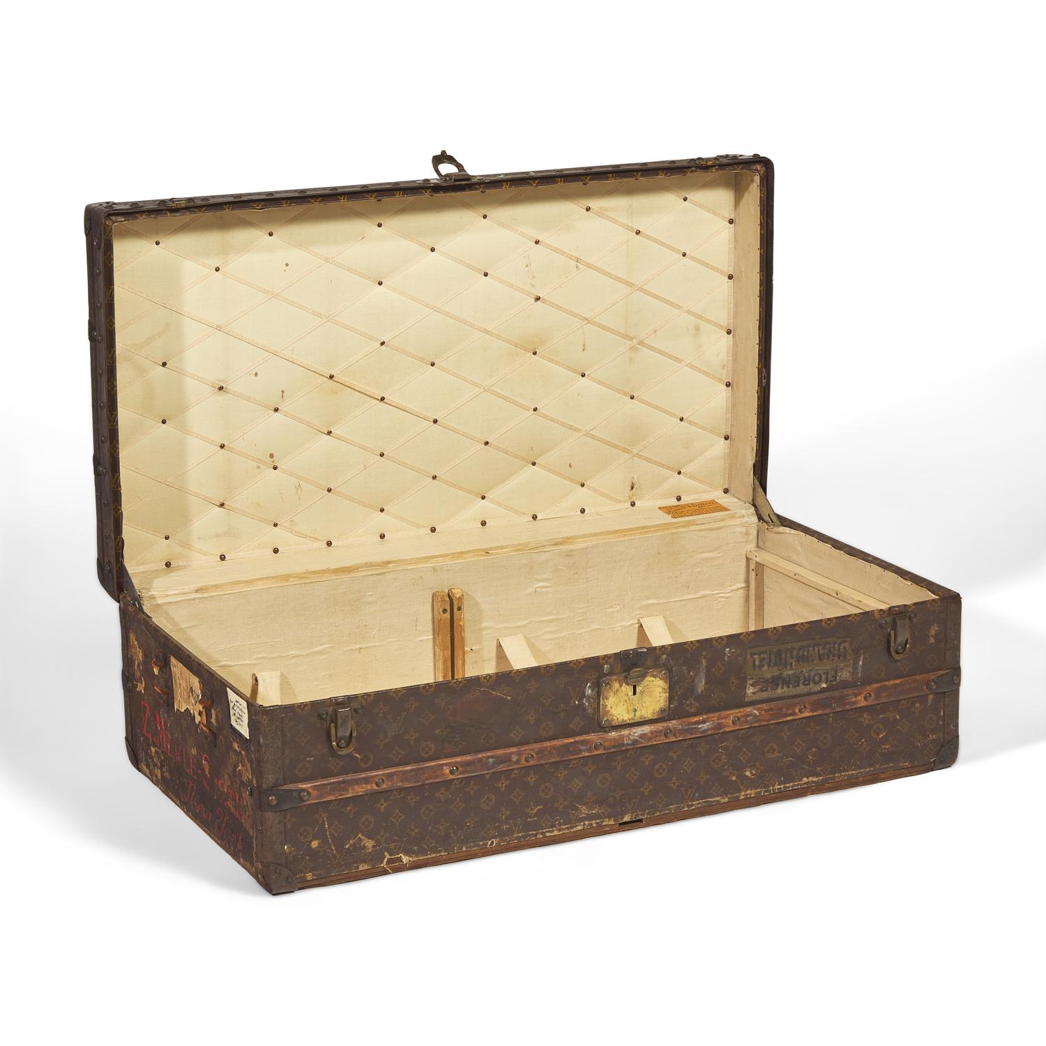 LOUIS VUITTON, ANTIQUE TRUNK