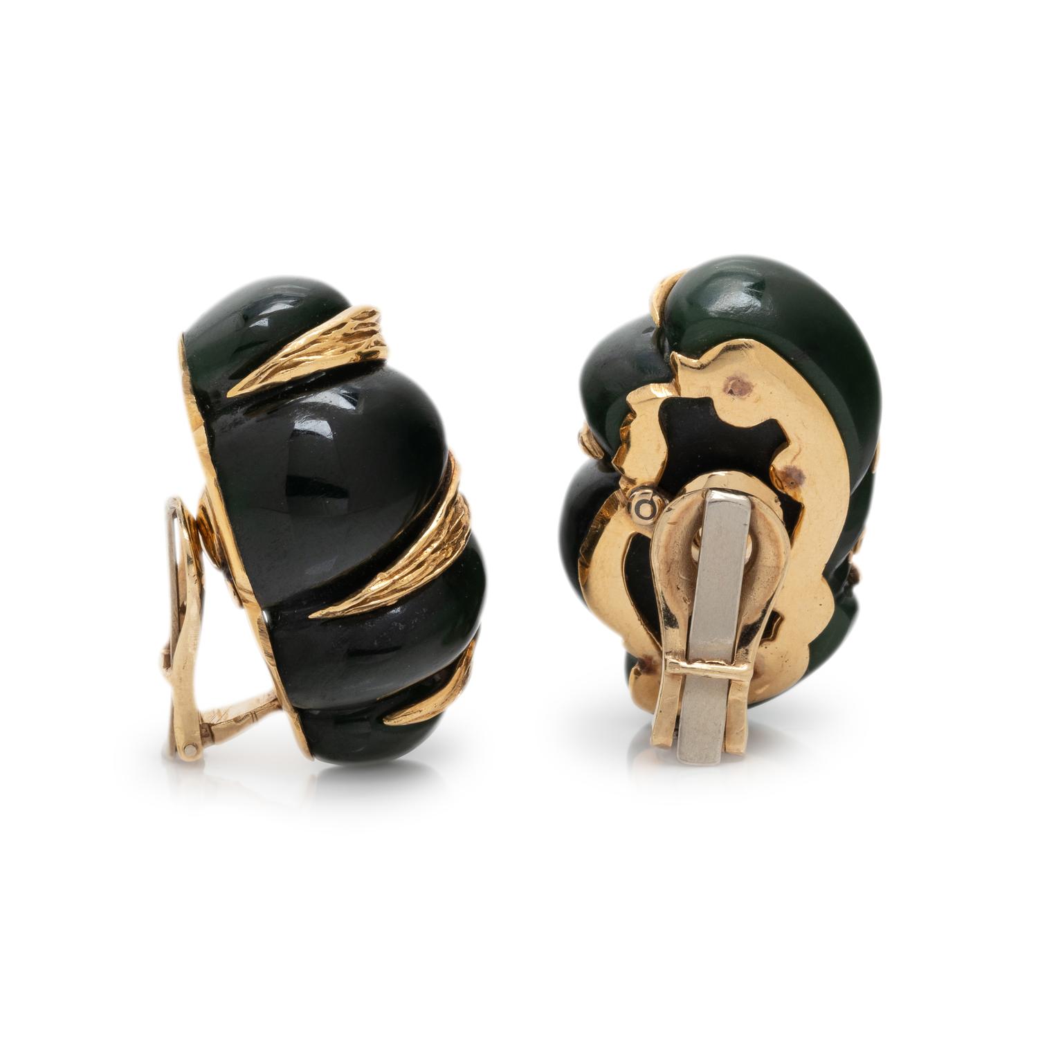 YELLOW GOLD AND NEPHRITE EARCLIPS