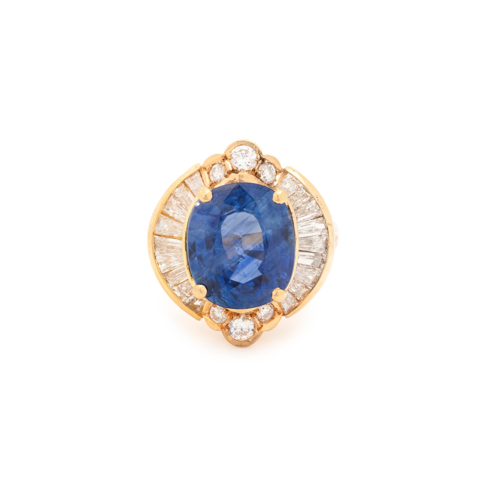 SAPPHIRE AND DIAMOND RING