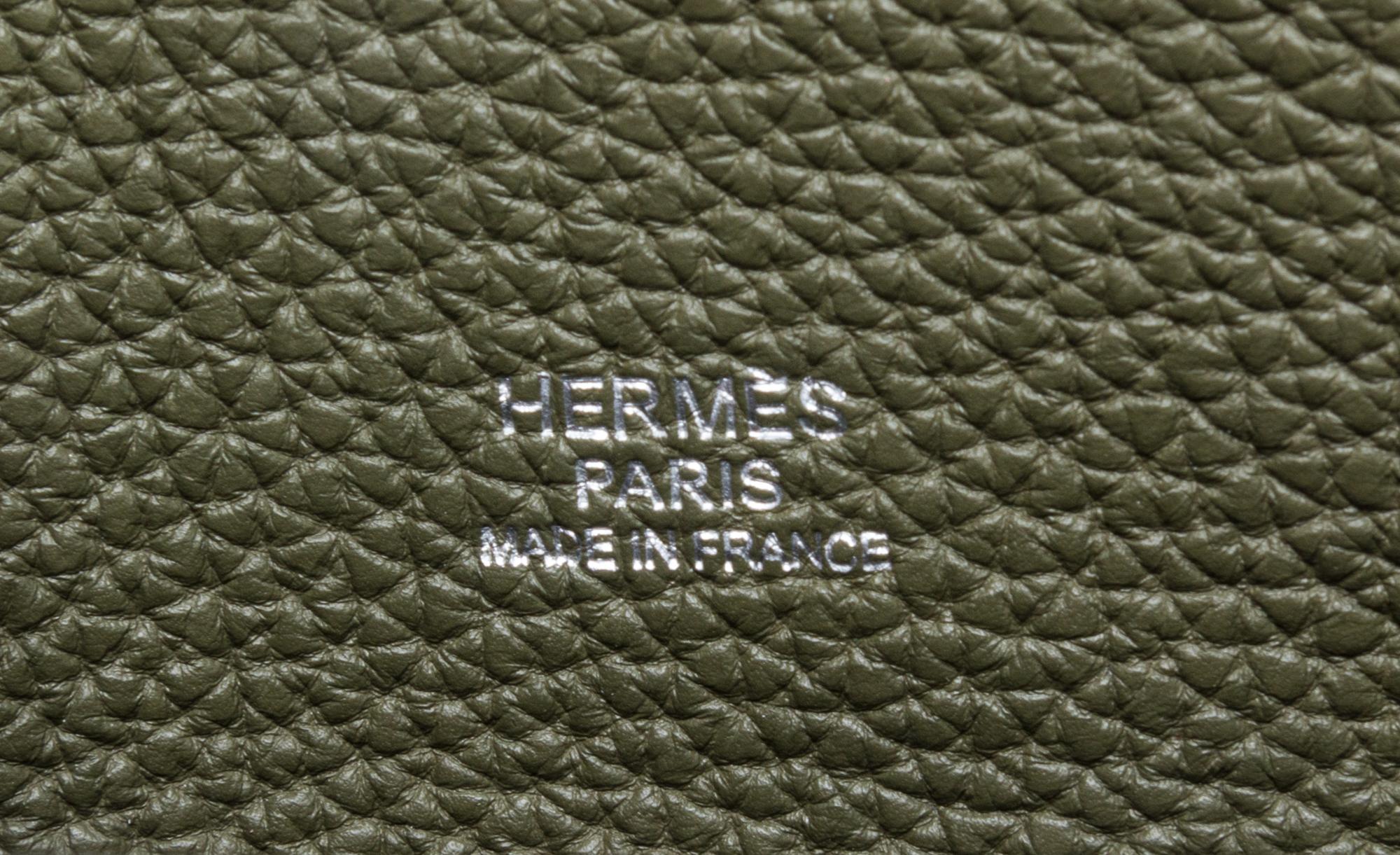 An Hermes Vert Veronese Togo 22cm So-Kelly Handbag, 9" x 11" x 4.5".