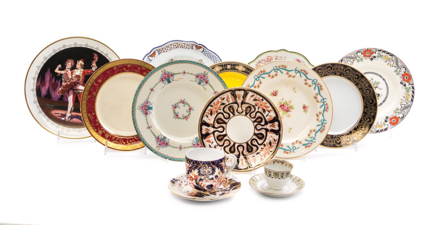 A Collection of Porcelain Articles Diameter of largest 10 1/2 inches.