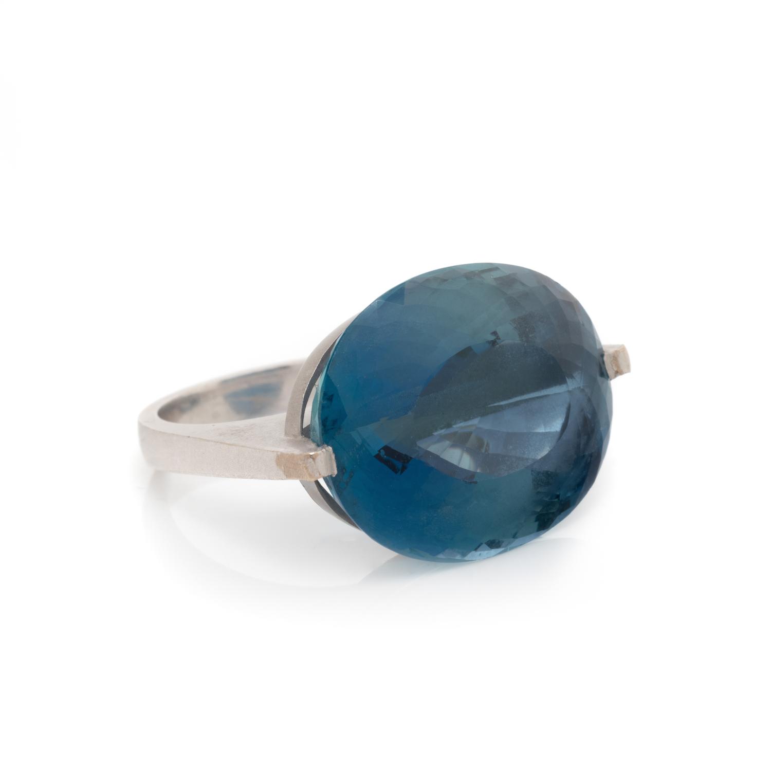 AMSTERDAM SAUER, WHITE GOLD AND AQUAMARINE RING