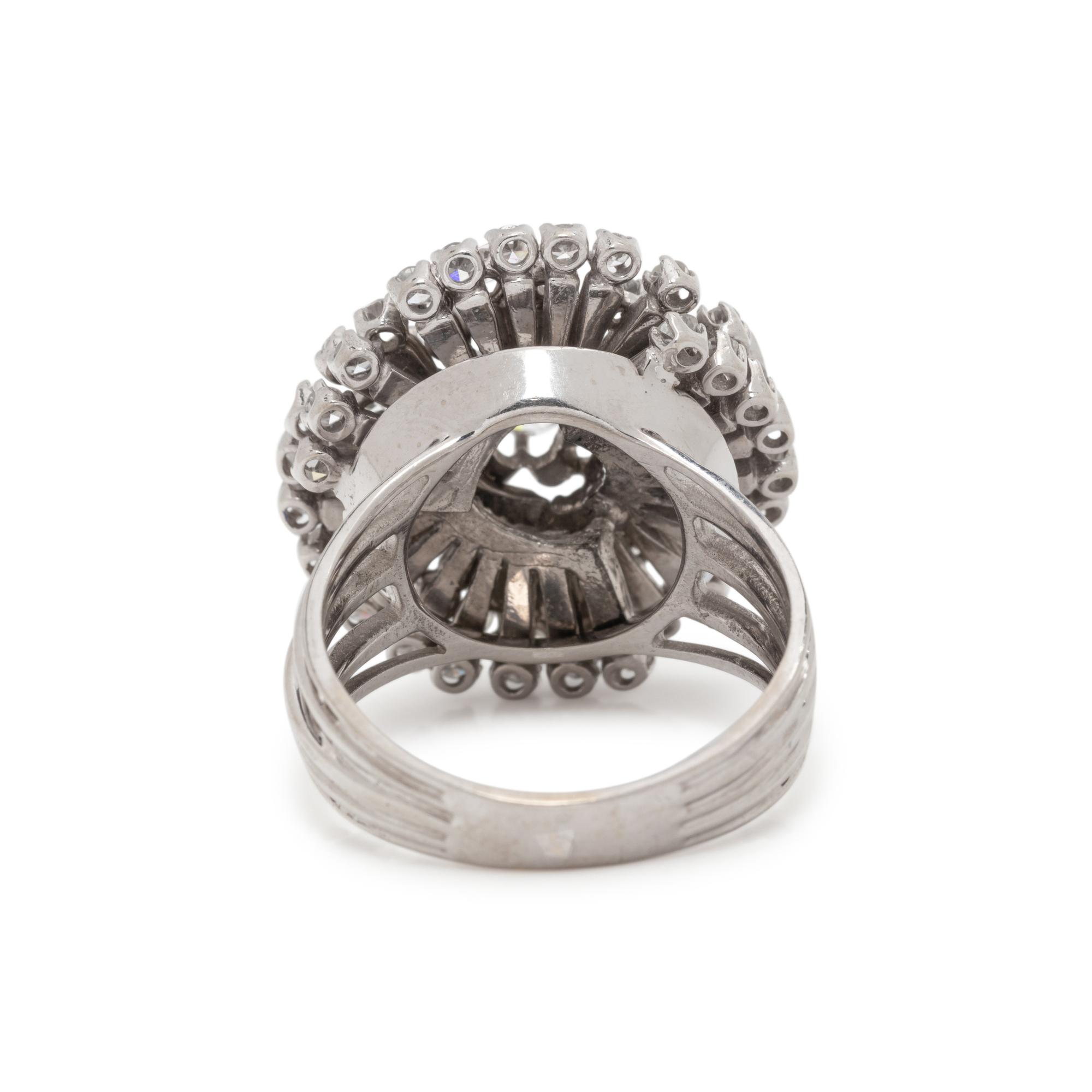 WHITE GOLD AND DIAMOND RING