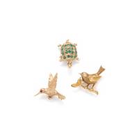 COLLECTION OF YELLOW GOLD ANIMAL BROOCHES