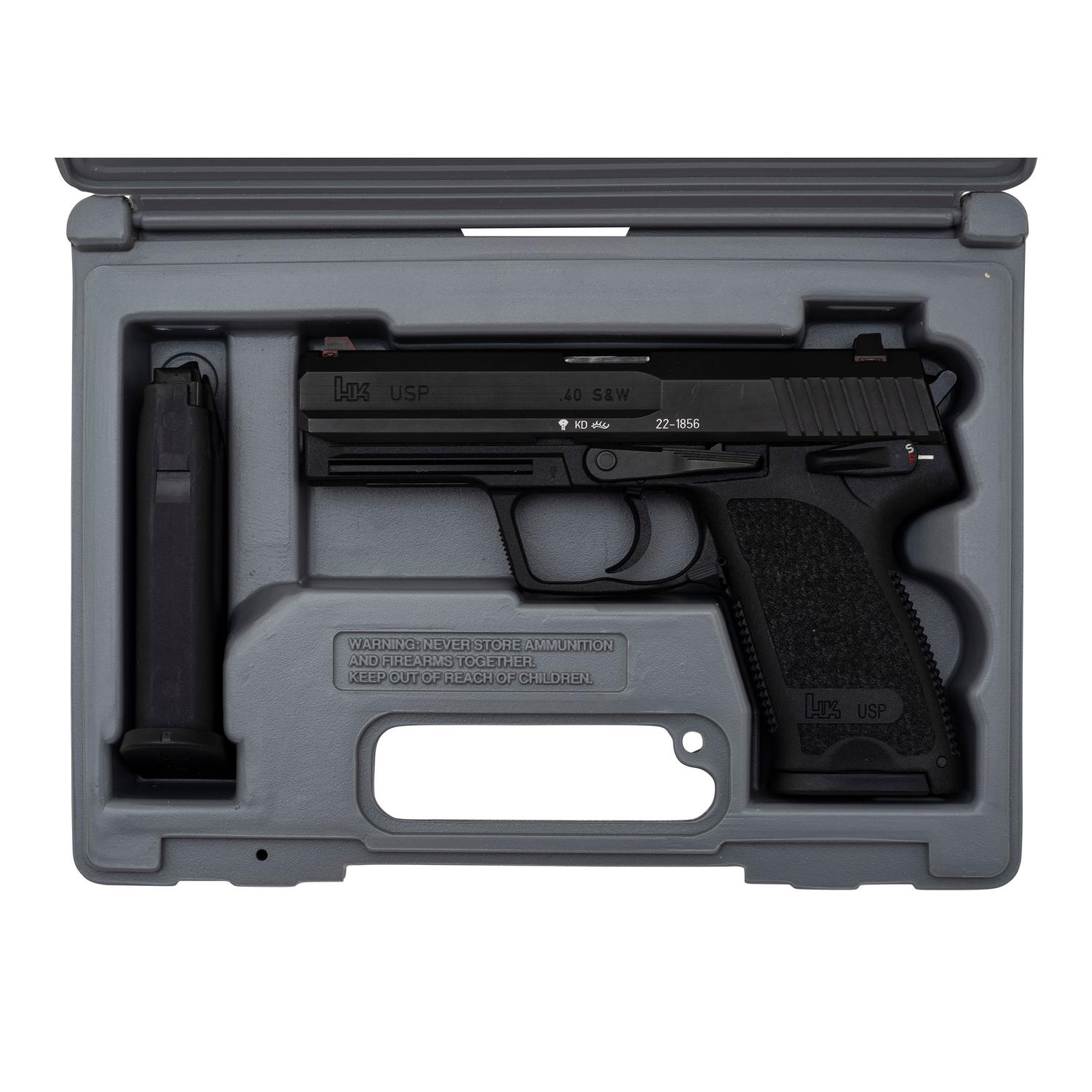 * Heckler & Koch HK USP .40 in Case with Accessories