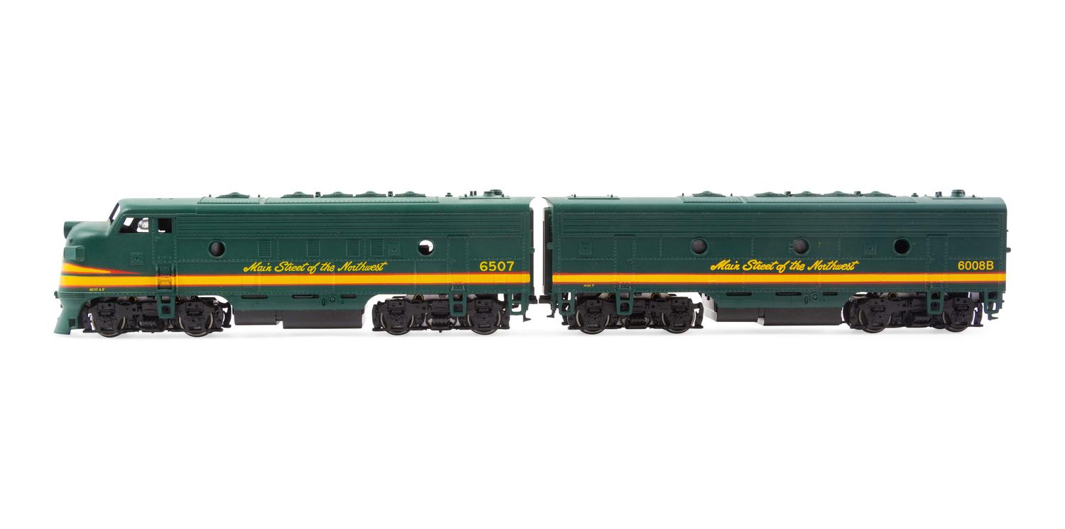 A Polychrome Resin HO-Gauge Northern Railway-Main Street of the North West Two-Car Diesel Locomotive