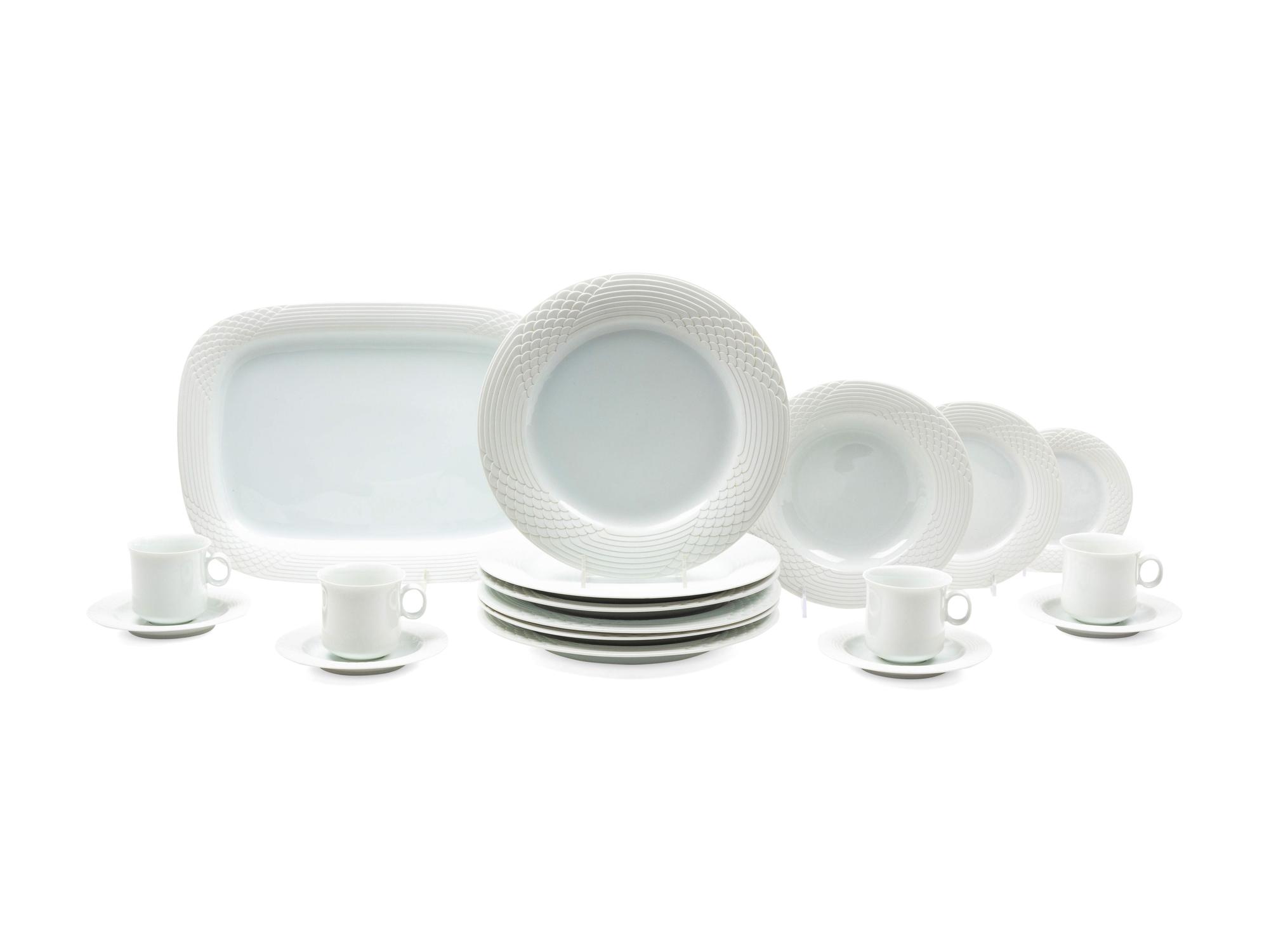 A German Porcelain Dinnerware Service, Hutschenreuther