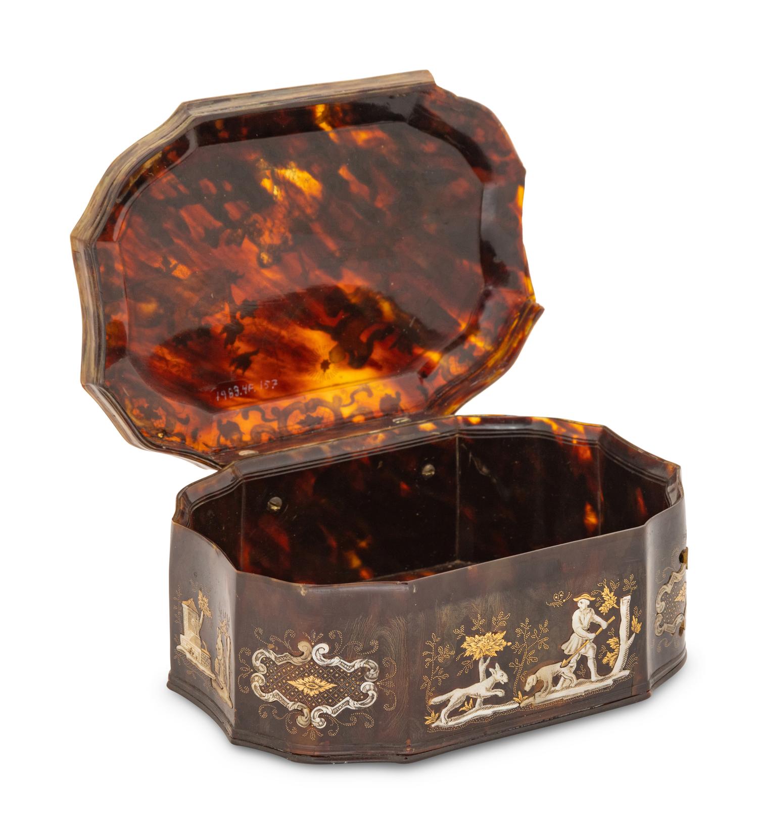 An Italian Gold and Mother of Pearl Inlaid Tortoise Shell Pique Snuff Box