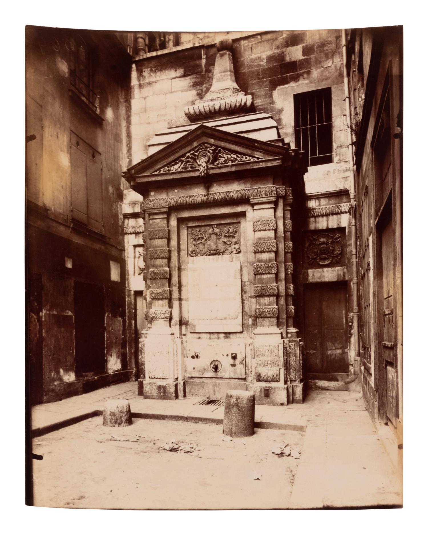 A pair of prints depicting Fontaine Jarente ( Fontaine Jarente - impasse Jarente , 1898; Fontaine Jarente, rue Jarente, 1922)