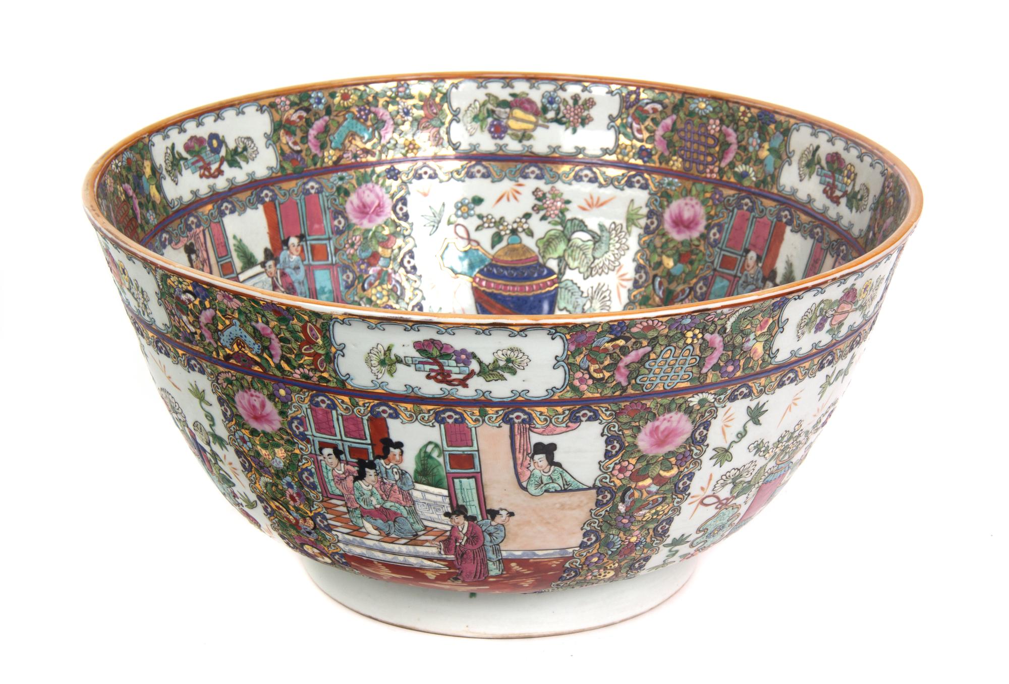 A Rose Medallion Center Bowl Height 8 x diameter 15 3/4 inches. — 20TH CENTURY