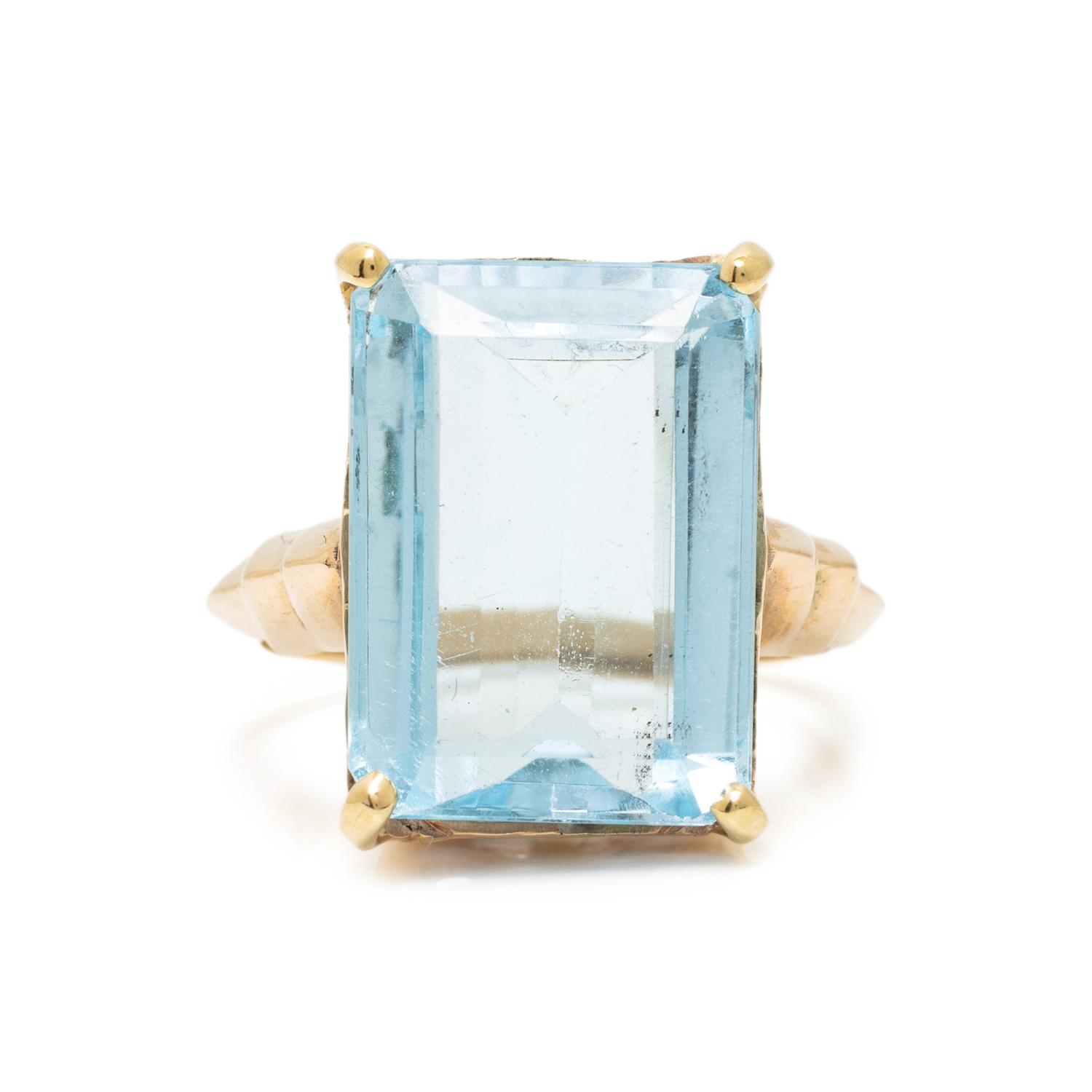 COLLECTION OF YELLOW GOLD AND MULTIGEM RINGS