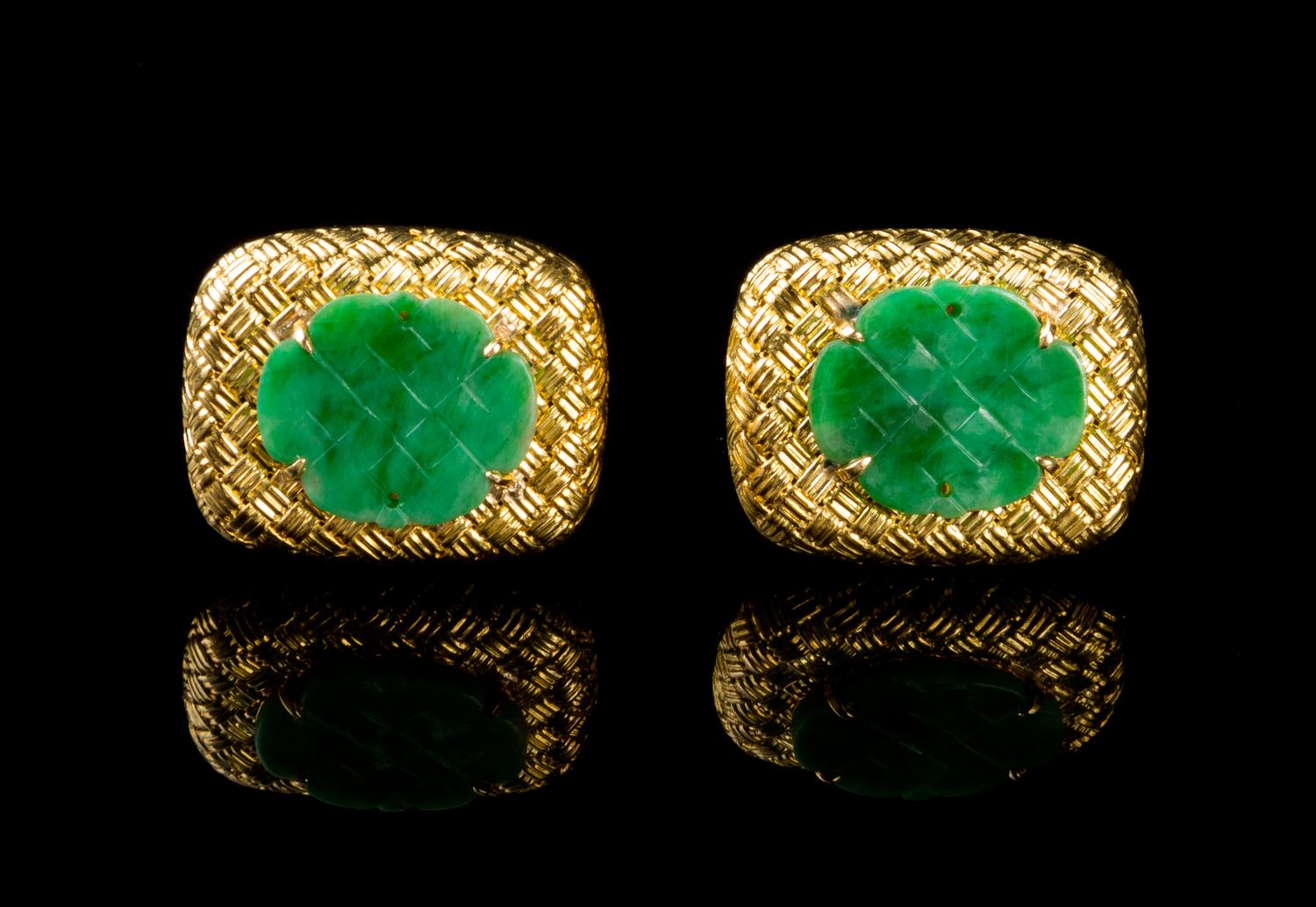 A Pair of Chinese 18 Karat Gold and Jadeite Cufflinks Length 7/8 inches.