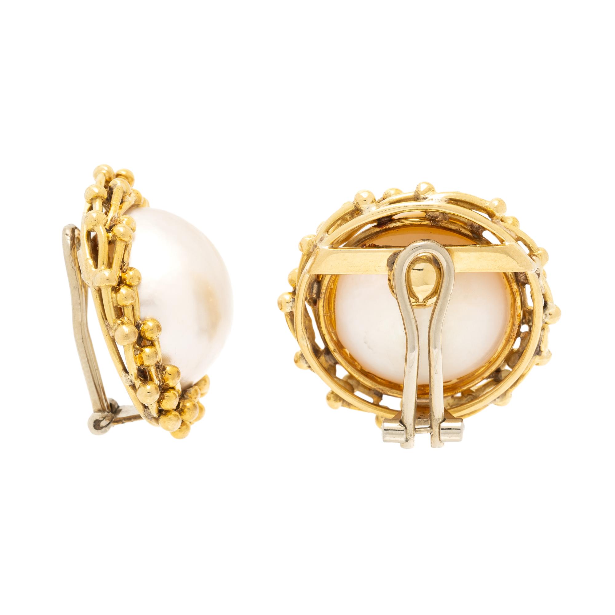 YELLOW GOLD AND MABÉ PEARL EARRINGS