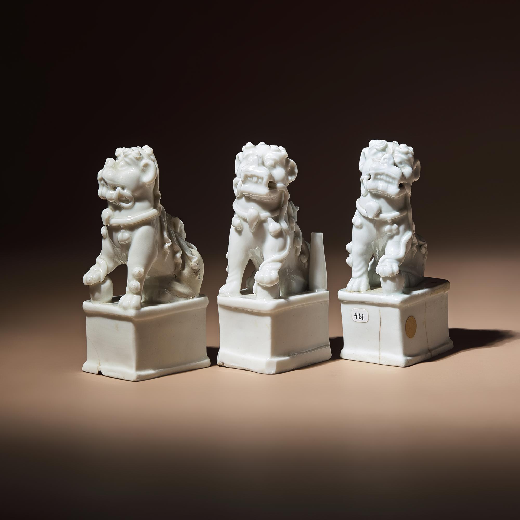 Three Chinese Blanc-de-Chine Porcelain Fu Lions, 17th-18th Century — 清早中期 德化白瓷獅形香插三件