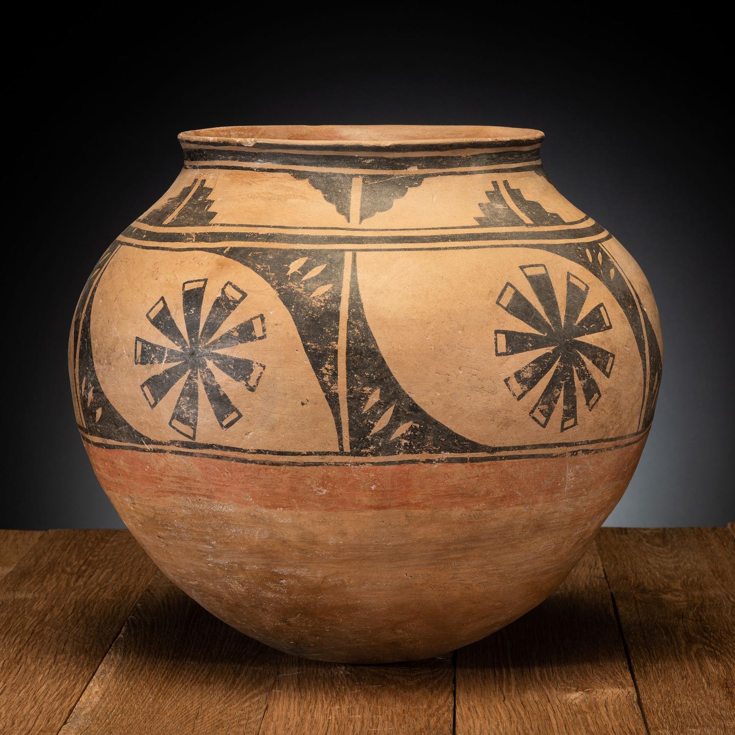 Kiua Storage Pottery Jar