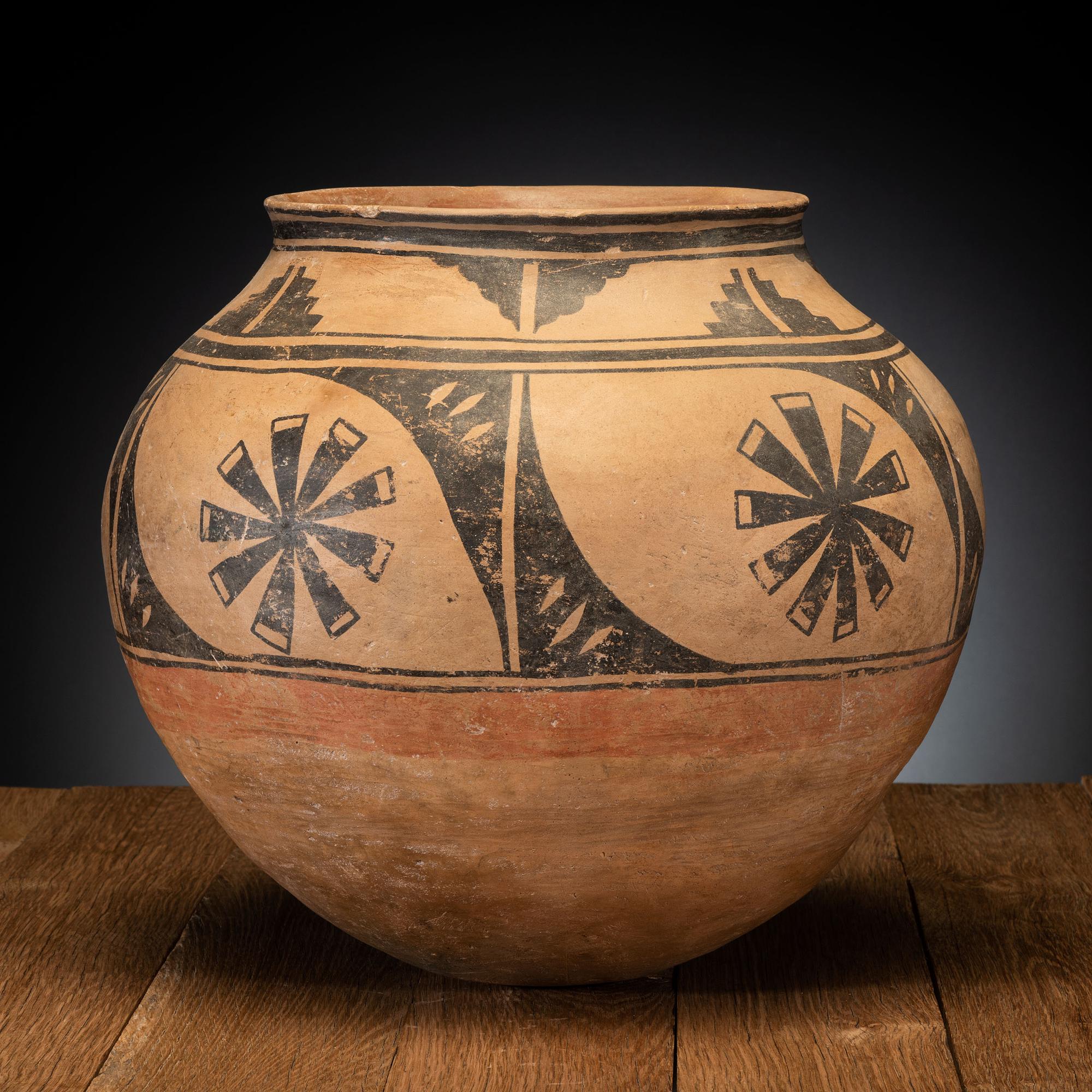 Kiua Storage Pottery Jar