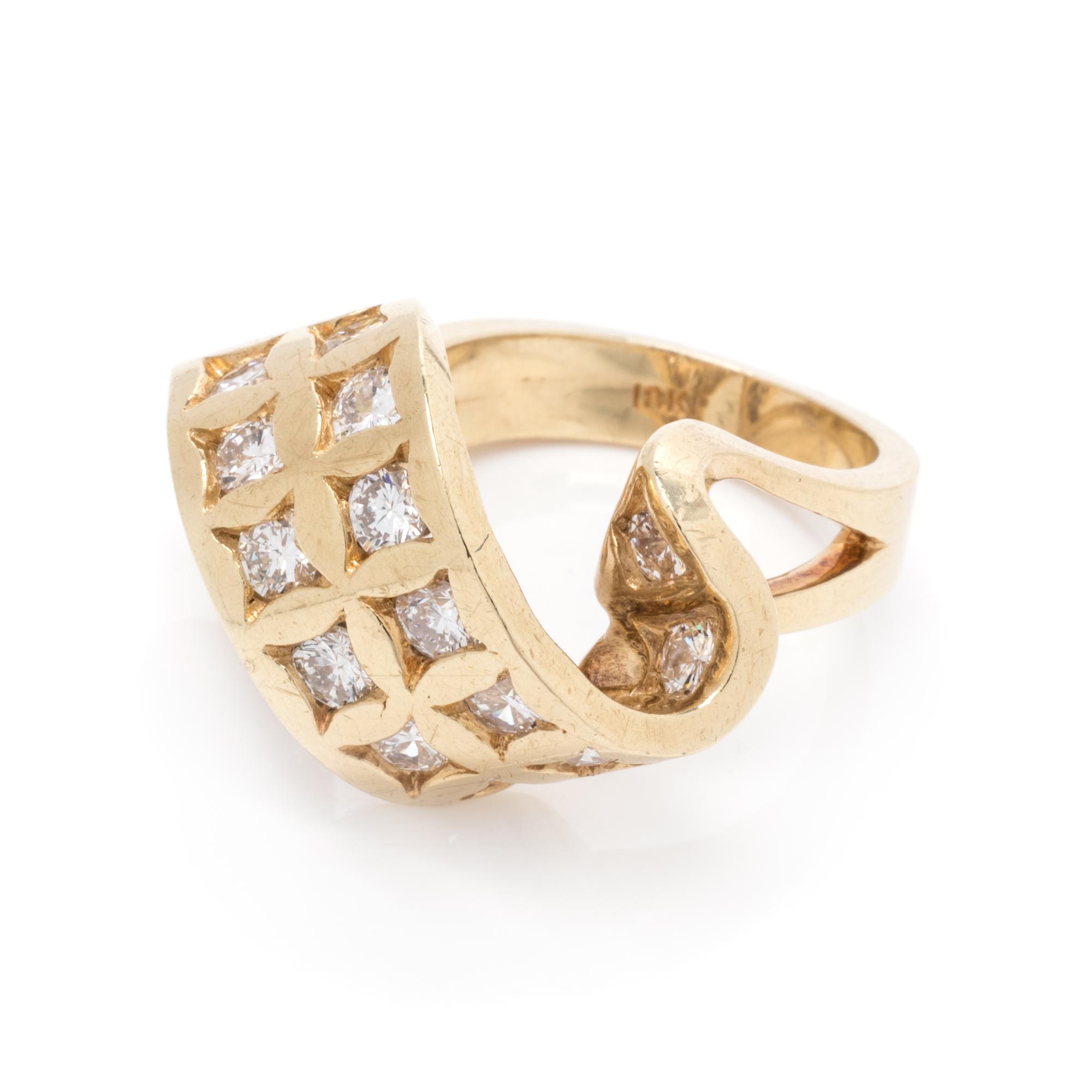 YELLOW GOLD AND DIAMOND RING