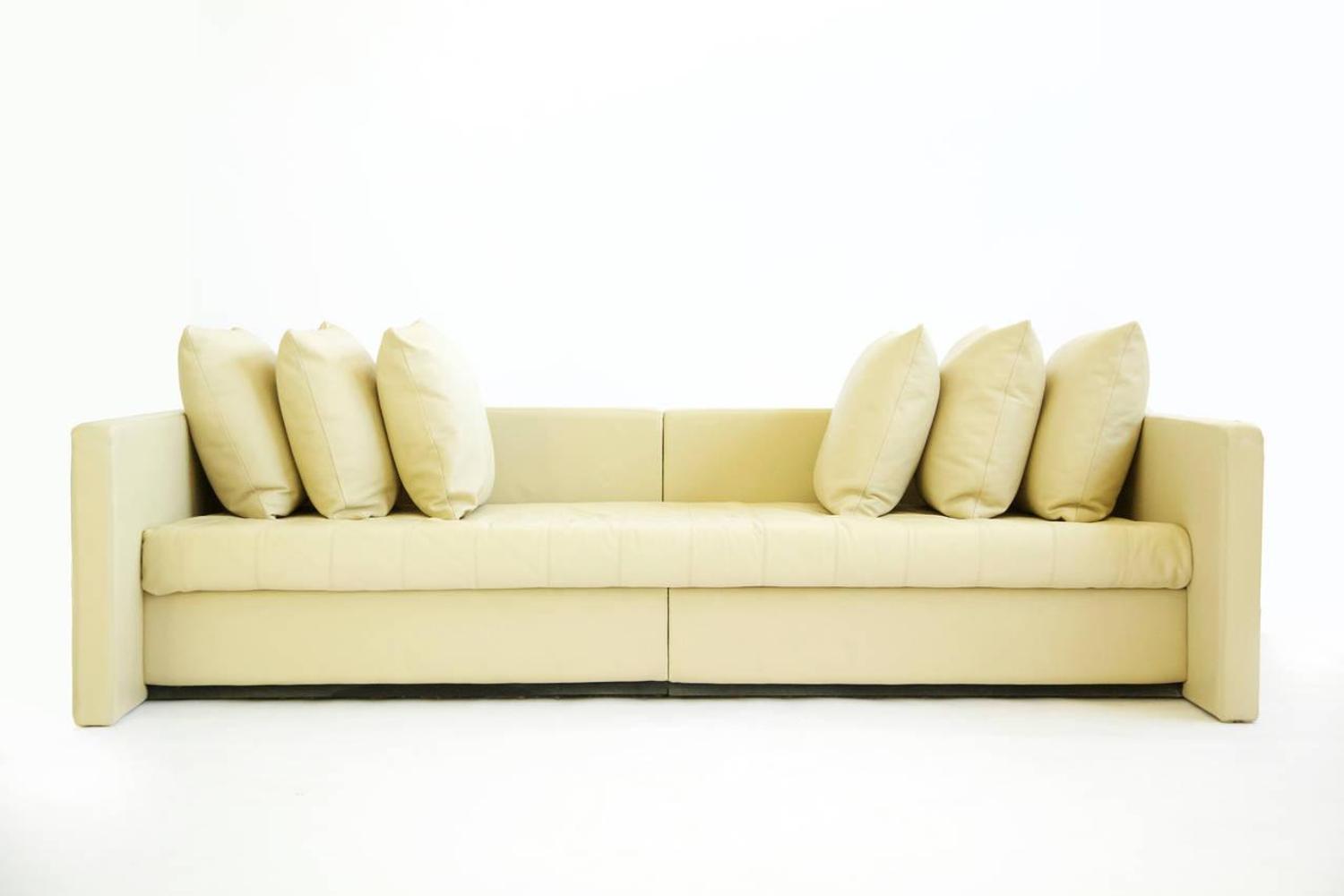 Linear Sofa Knoll, USA