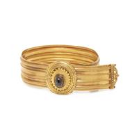 ETRUSCAN REVIVAL, YELLOW GOLD AND GARNET BRACELET