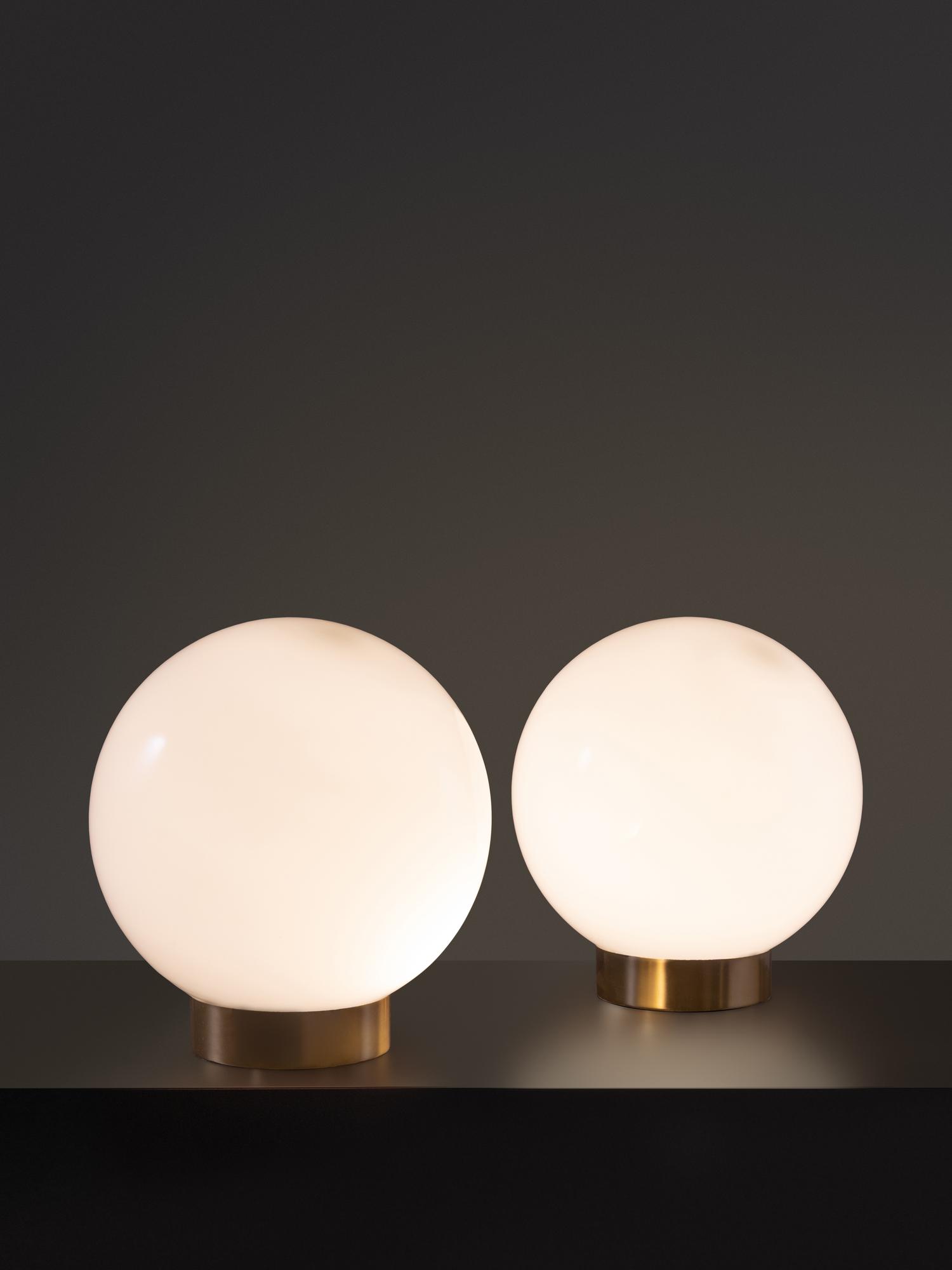 Globe Lamps