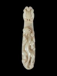 A Large White Jade 'Dragon' Belt Hook
