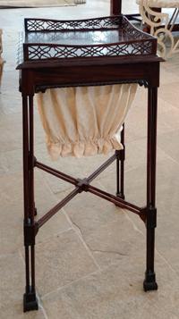 A Chippendale Style Occasional Table — 20TH CENTURY