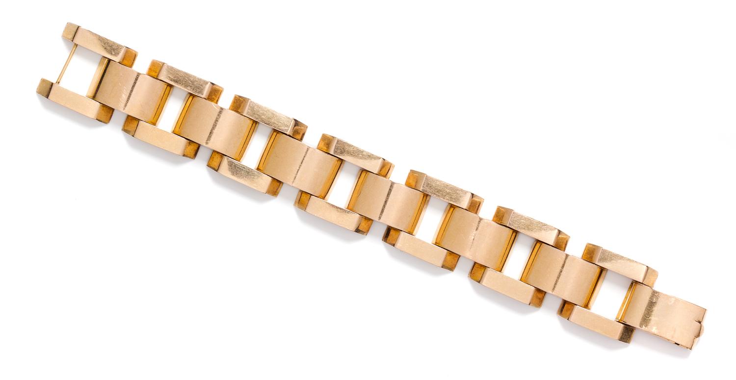 A Retro Rose Gold Link Bracelet, 28.30 dwts.