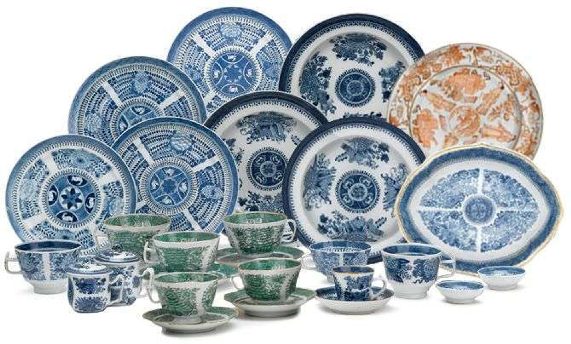 Group of Chinese Export porcelain blue "Fitzhugh" and "Fitzhugh" variant tablewares mostly 19th century