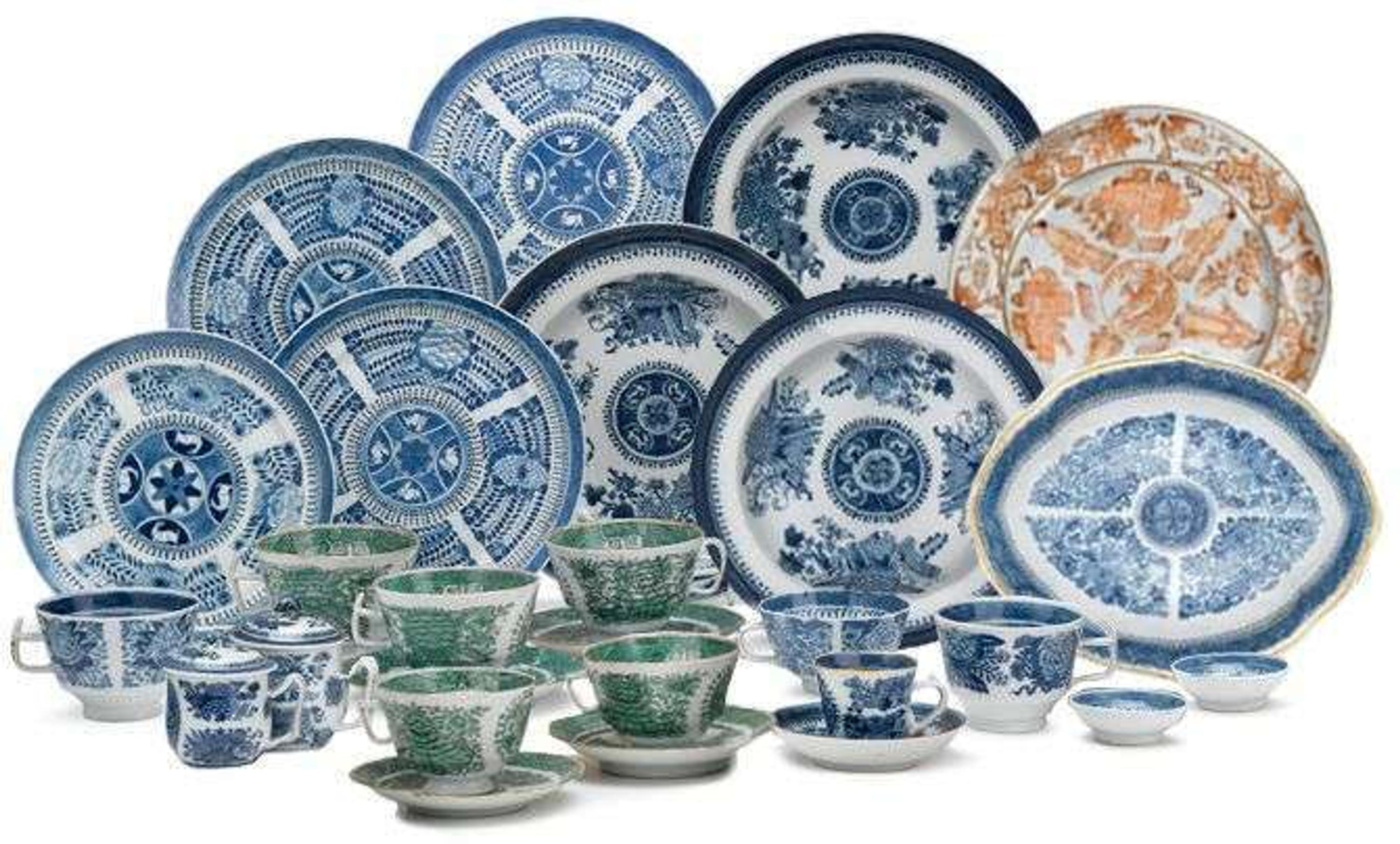 Group of Chinese Export porcelain blue "Fitzhugh" and "Fitzhugh" variant tablewares mostly 19th century