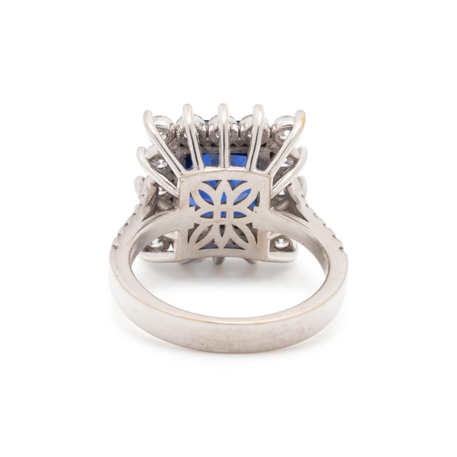 SAPPHIRE AND DIAMOND RING