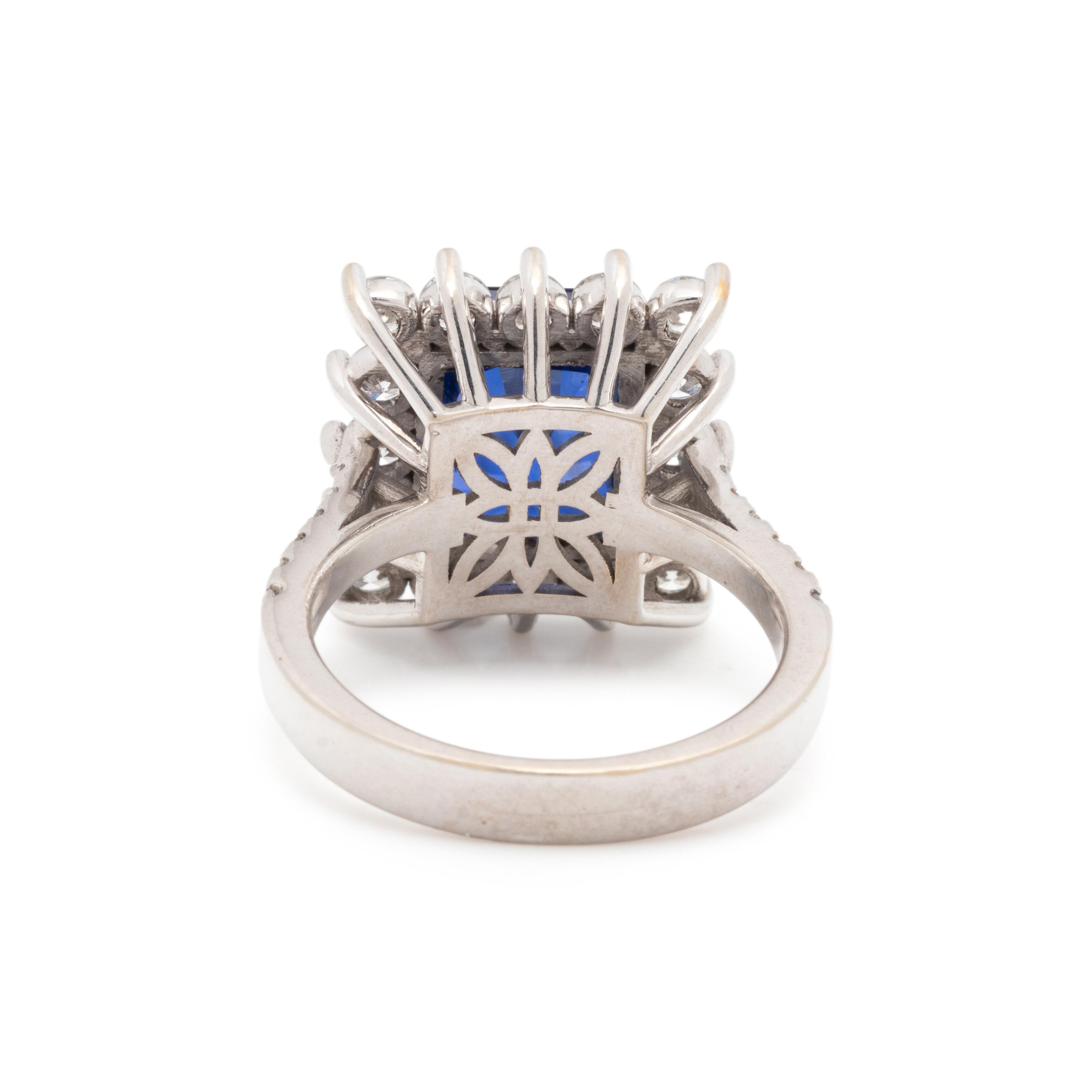 SAPPHIRE AND DIAMOND RING