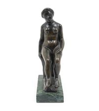 S eated Nude