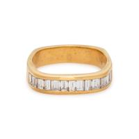 YELLOW GOLD AND DIAMOND RING