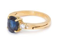 SAPPHIRE AND DIAMOND RING