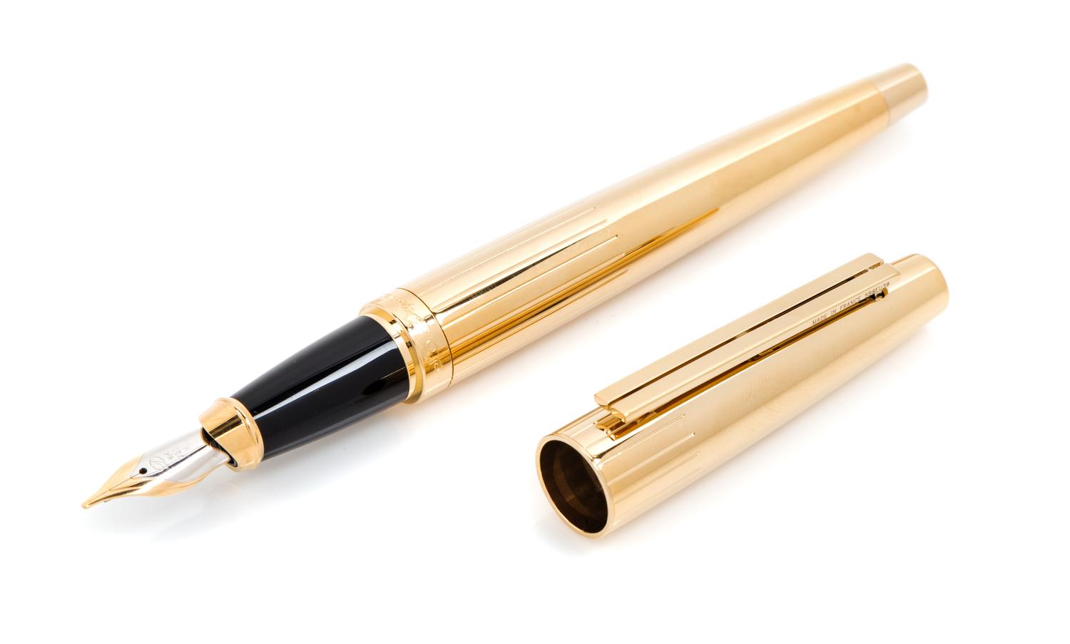 An S.T. Dupont Gold-Plated Ellipsis Fountain Pen