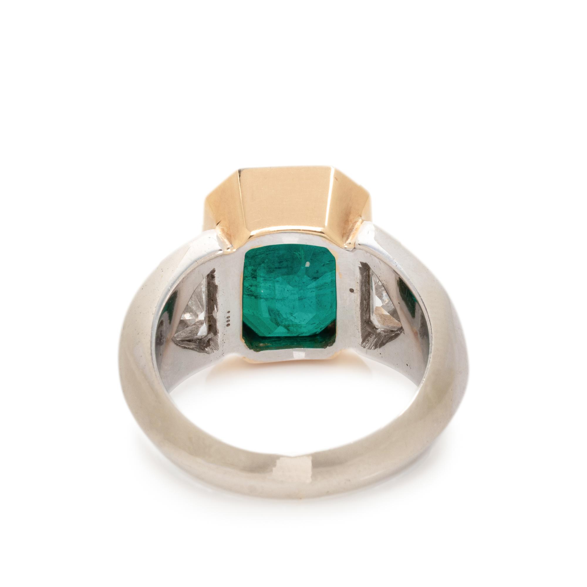 COLOMBIAN EMERALD AND DIAMOND RING