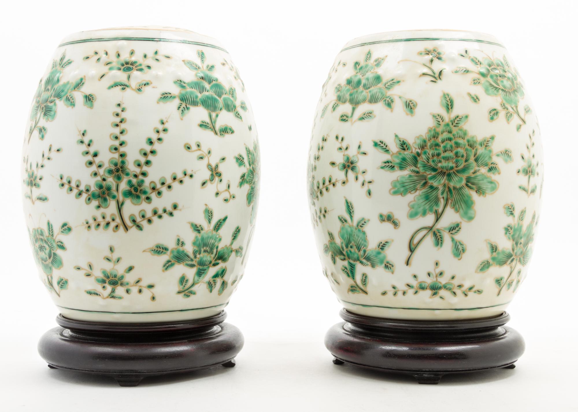 A Pair of Polychrome Enameled Porcelain Jars and Covers Height 8 1/4 inches. — 20TH CENTURY