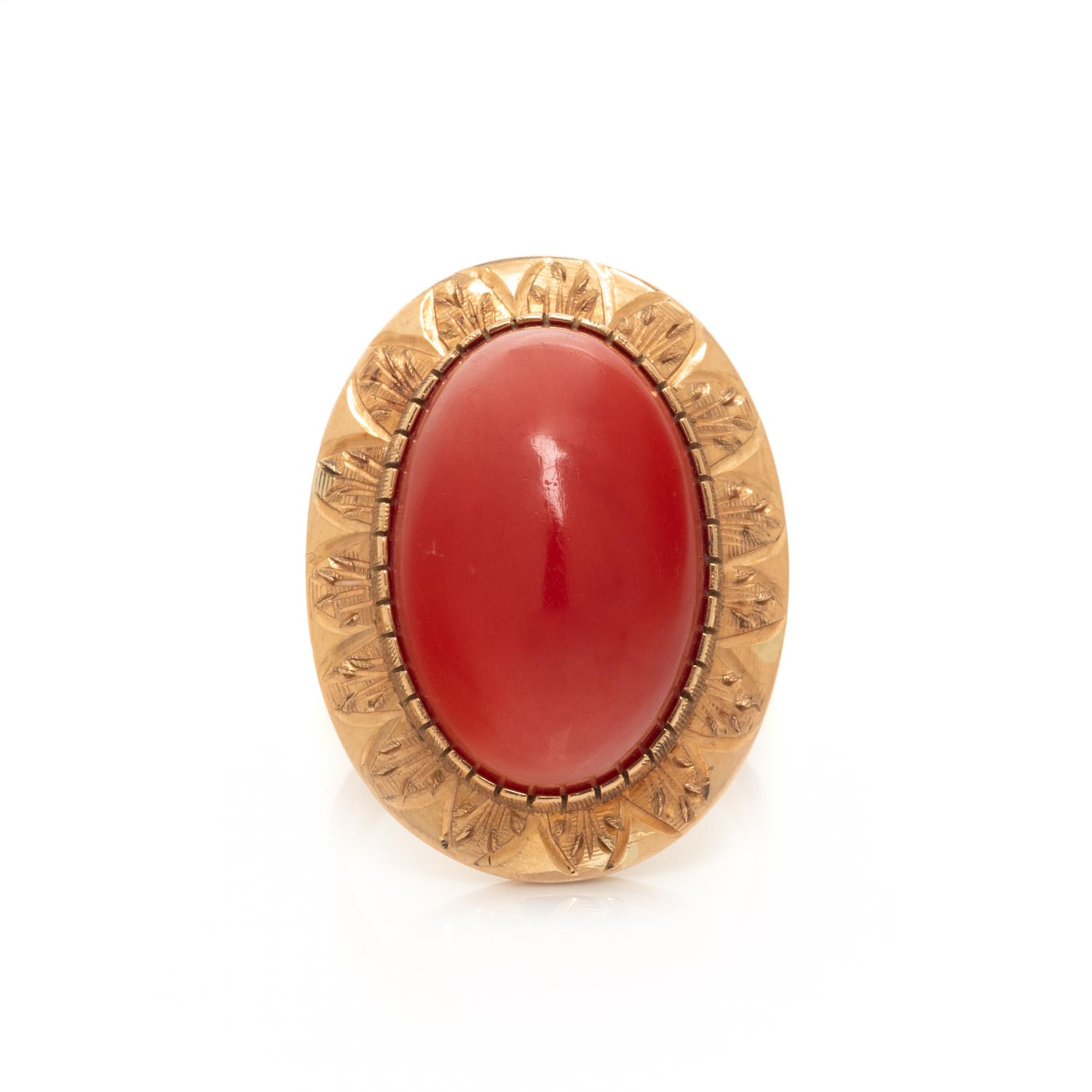 YELLOW GOLD AND CORAL RING