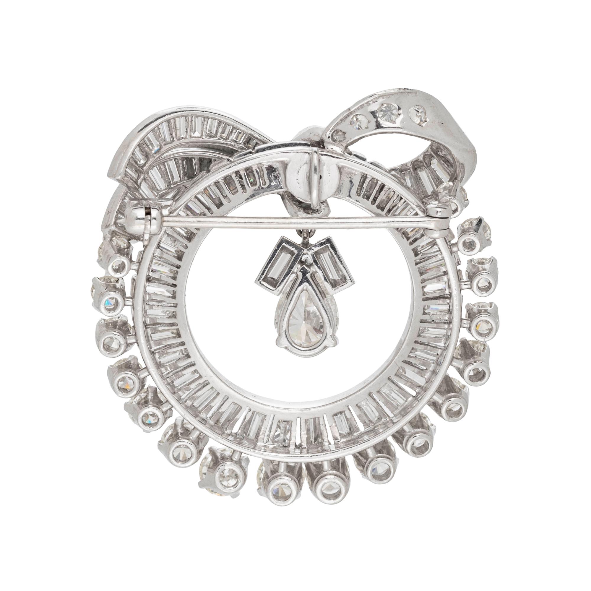 PLATINUM AND DIAMOND WREATH PENDANT/BROOCH