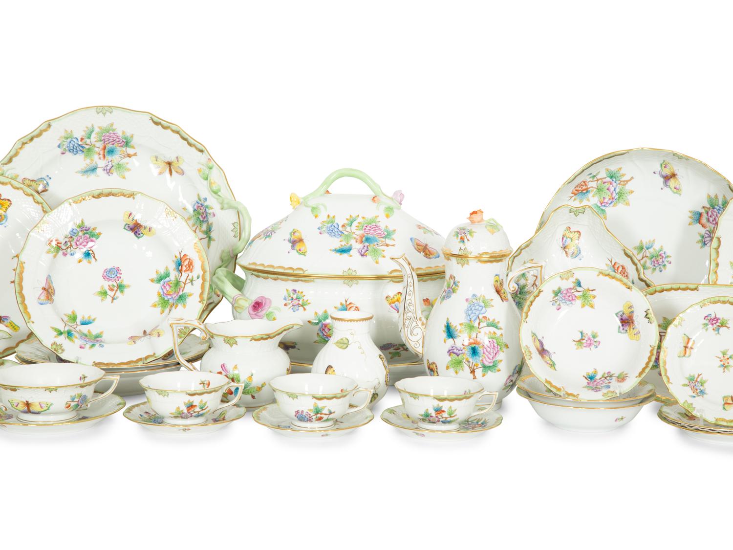 A Herend Queen Victoria Porcelain Dinner Service