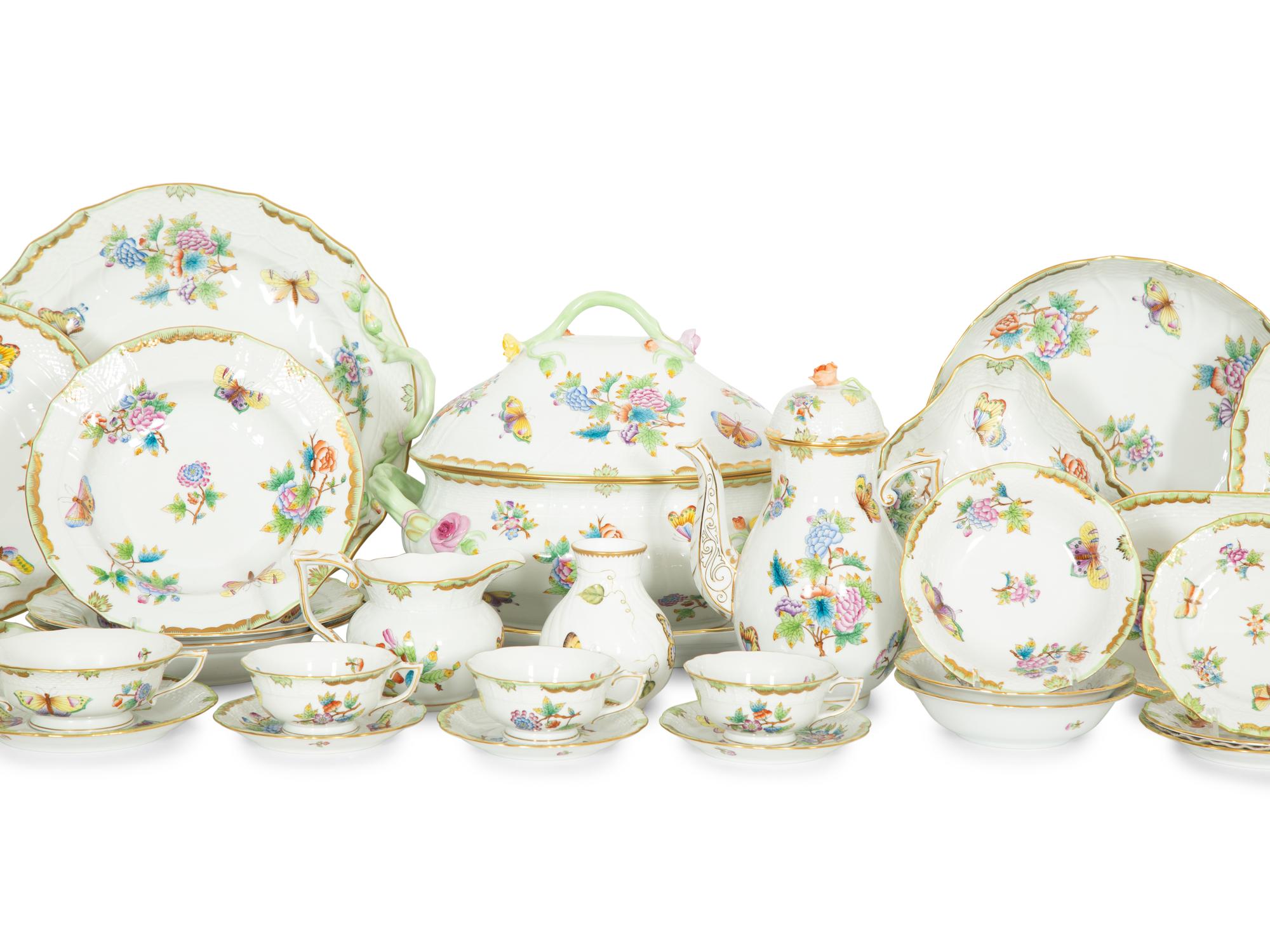 A Herend Queen Victoria Porcelain Dinner Service