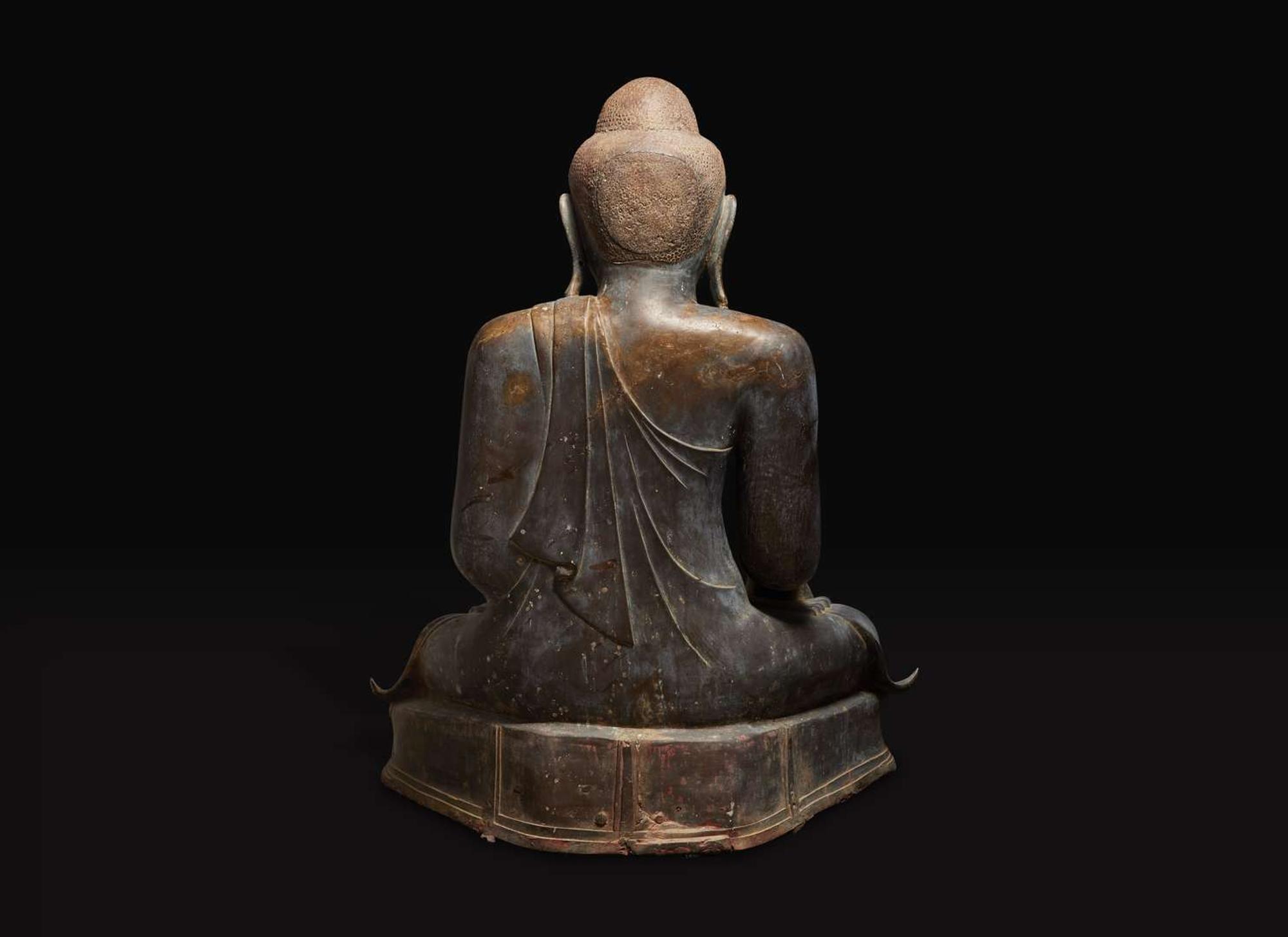 A very large Mandalay style Burmese patinated bronze figure of the seated Buddha 大型緬甸加漆銅塑佛造像