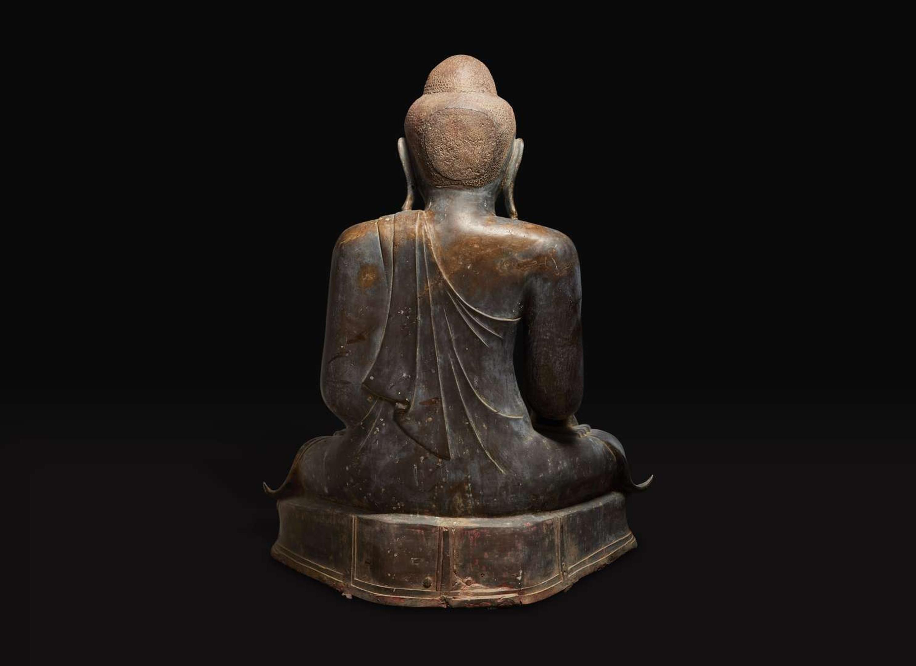 A very large Mandalay style Burmese patinated bronze figure of the seated Buddha 大型緬甸加漆銅塑佛造像