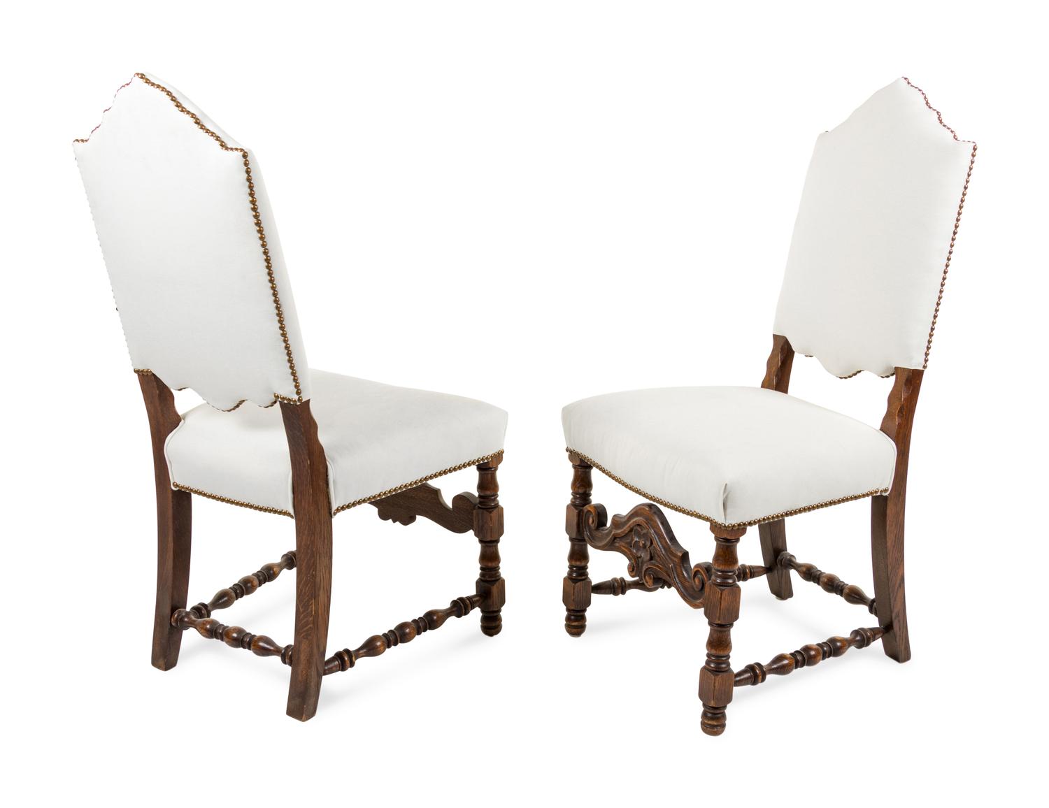 A Pair of William & Mary Style Oak Side Chairs — 20th CENTURY